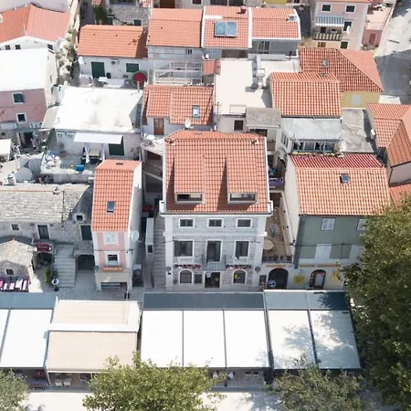 Portun Apartment *
